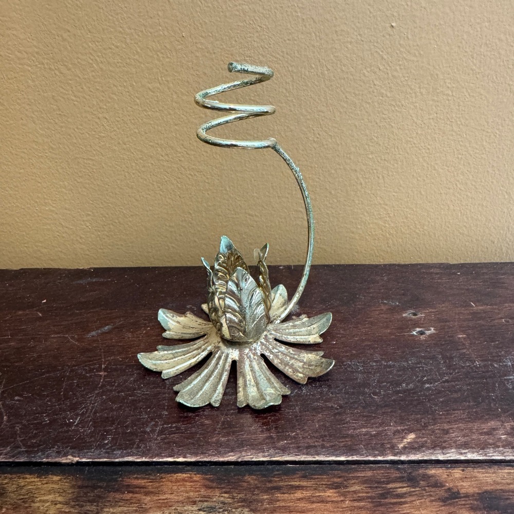 Vintage Gold Tone Flower Bud Vase Swirl Stem Metal Floral tapered candle holder‎